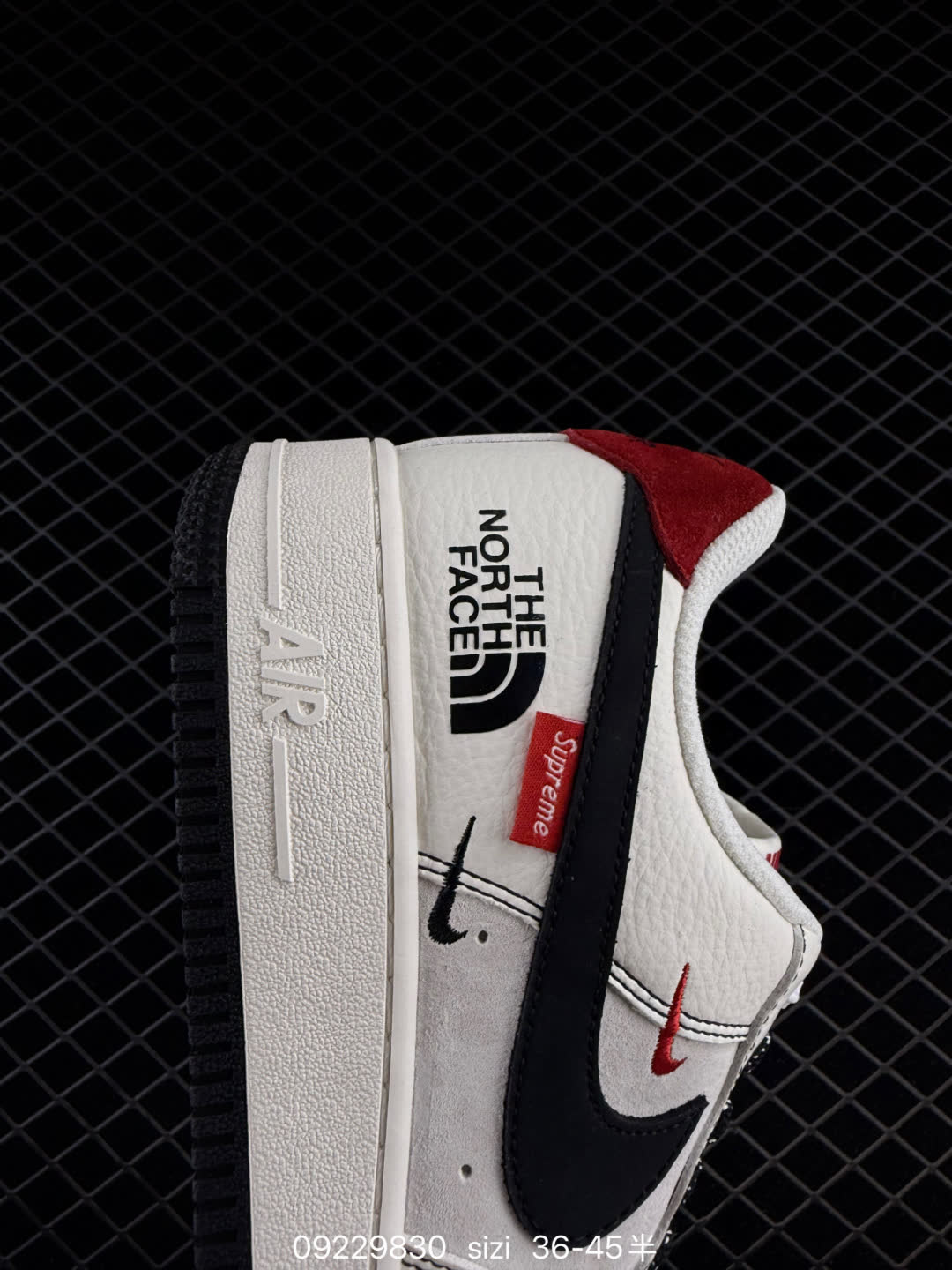 NIKE AIR FORCE 1